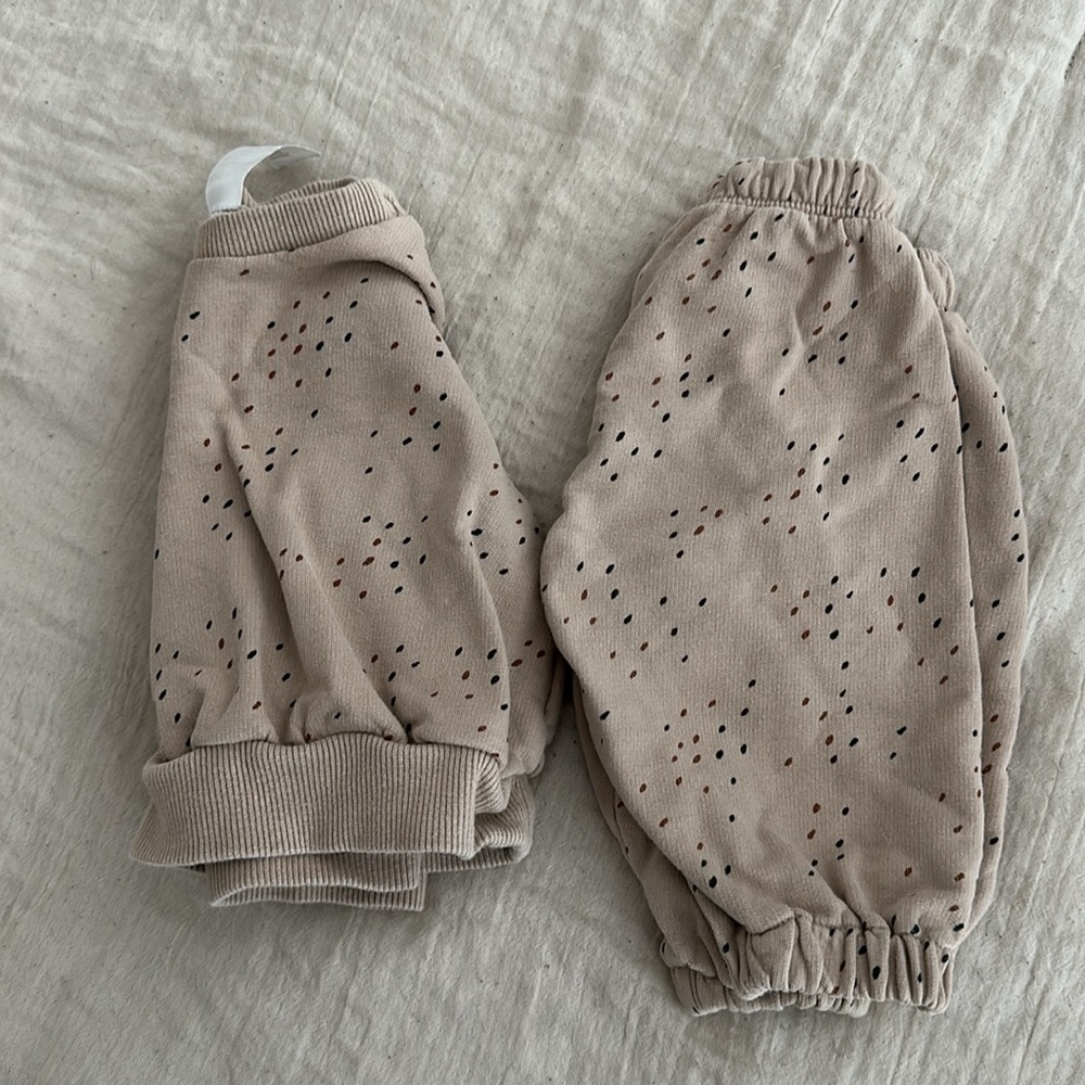 H&M Beige organic cotton Baby sweatsuit with Dotted Pattern